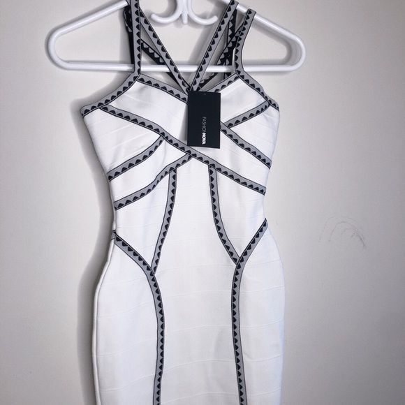 FASHIONNOVA DRESS - Picture 3 of 3